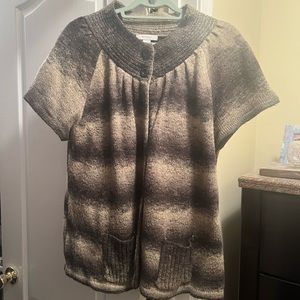 🌟EUC Short sleeve Pocketed Sweater🌟